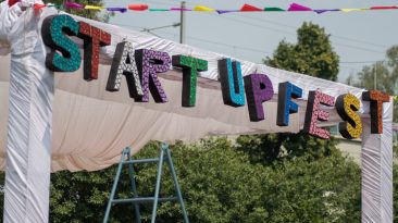 Photo Startups, Domains, Hosting