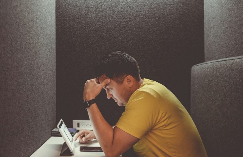 Photo Startup Hosting Mistakes