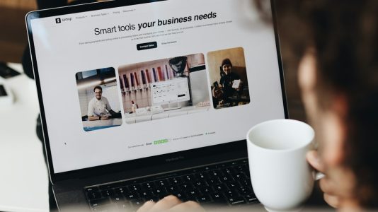 Photo website platform selection startup