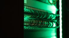 Photo dedicated server control large web applications