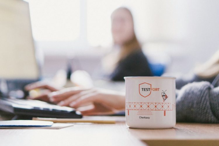 Photo domain expiry impact on sales and brand trust