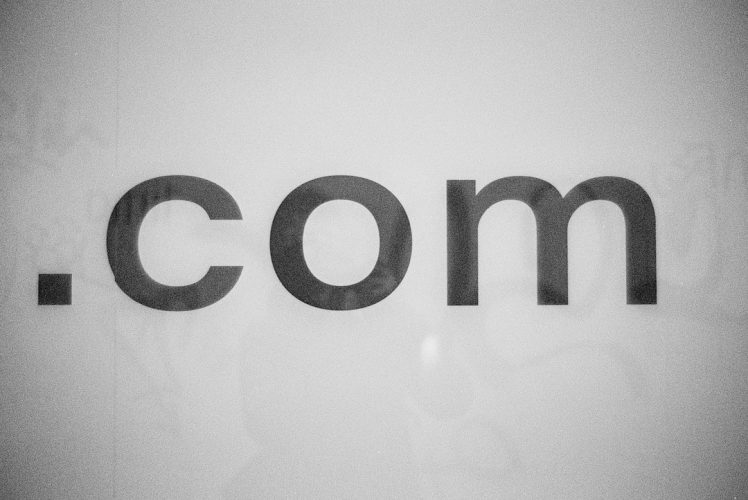 Photo WooCommerce hosting optimization