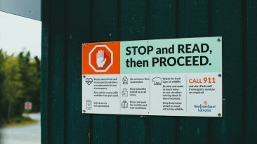 Photo VPS hosting upgrade signs